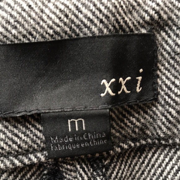 Super short shorts xxi - Picture 4 of 4